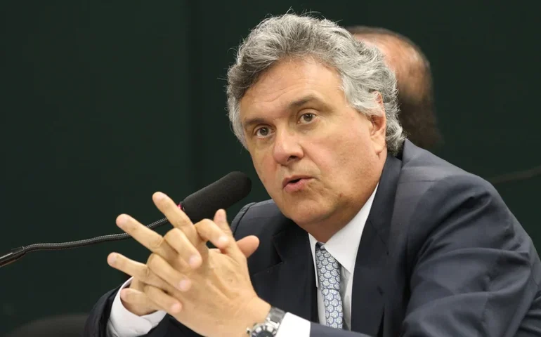 Caiado promete classificar facções como terroristas e diz que usará Forças Armadas no combate ao crime