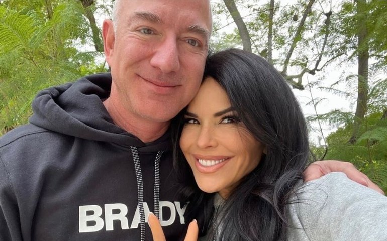 Festa de noivado de Jeff Bezos e Lauren Sánchez reúne bilionários em iate de R$ 2,4 bilhões; conheça