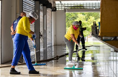 Mutirão retira 24 toneladas de lixo do Centro Pesqueiro e melhora acessibilidade