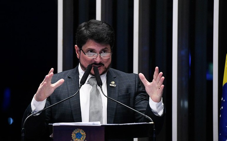 Marcos do Val critica 'parcialidade' no inquérito sobre 8 de janeiro