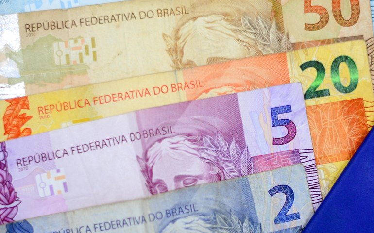 Paulo Dantas anuncia antecipação dos salários dos servidores públicos