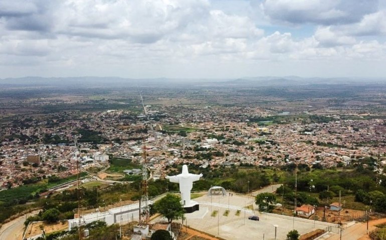 Operação policial apreende grande quantidade de drogas e dinheiro em Palmeira dos Índios