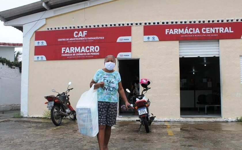 Prefeitura de Penedo compra 40 mil fraldas geriátricas e distribui para população carente