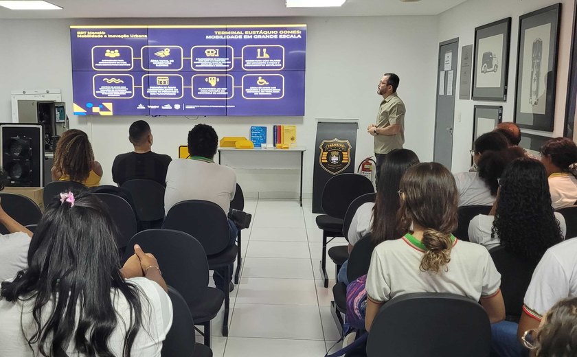 Alunos do curso de Estrada fazem visita técnica ao DMTT