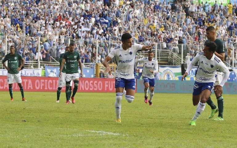 Cruzeiro vence Caldense fora de casa e encaminha classificação no Mineiro