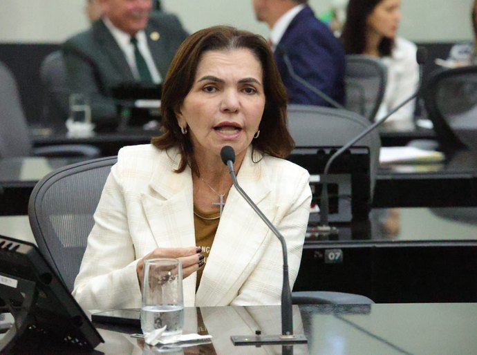 Ângela Garrote endurece críticas, expõe “turismo político” e cobra ação imediata sobre crise no Hospital Regional, em Palmeira