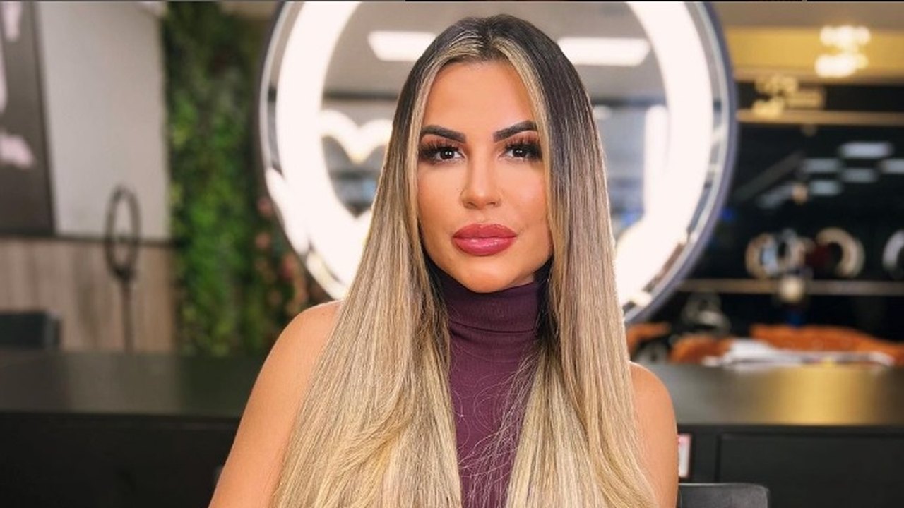 Quem é Deolane Bezerra, advogada, influenciadora e viúva de MC Kevin processada por delegado