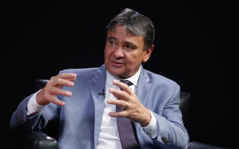 Cerca de 3,7 milhões de pessoas deixaram o CadÚnico desde o ano passado, afirma ministro