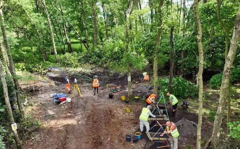 'Nenhum homem para trás': arqueologistas britânicos procuram piloto que morreu na Segunda Guerra Mundial
