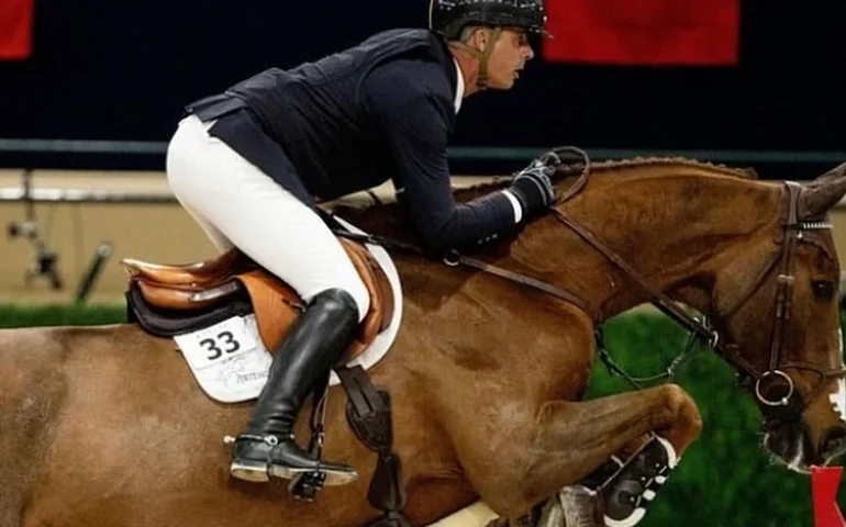 Rodrigo Pessoa conquista título em evento cinco estrelas de hipismo nos EUA