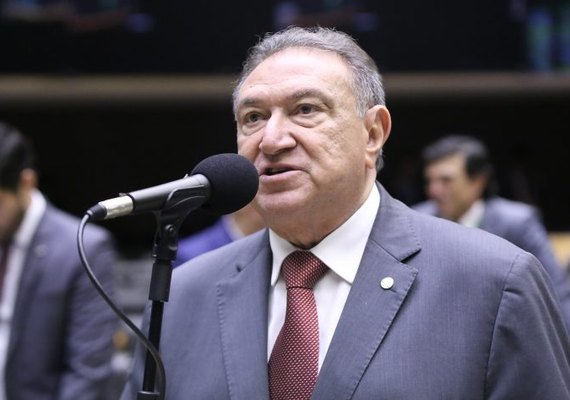 Comissão aprova projeto que prevê ajuda do governo para reconstruir casas em área atingida por desastres