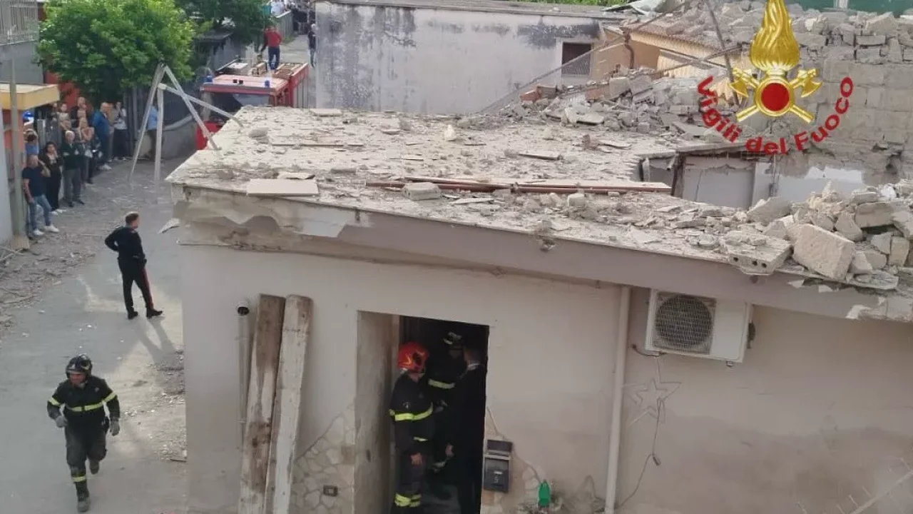 Casa desaba na Itália e mata 4 pessoas da mesma família; bombeiros suspeitam de explosão de gás