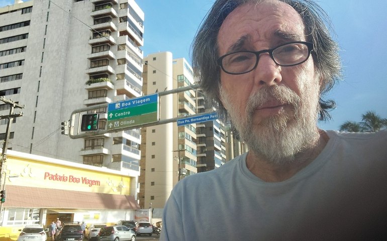 Professor Arnaldo Rocha critica pré-candidatos a prefeito de Arapiraca e alerta: “Acorda povo!”