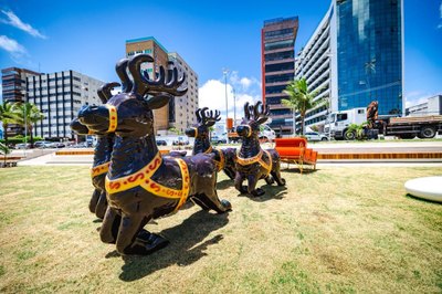 Ilumina Maceió avança na instalação e montagem do Natal de Maceió 2025