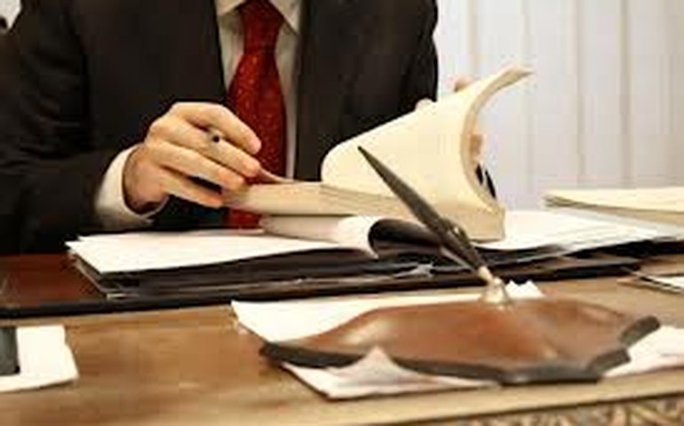 Candidatos e partidos são obrigados a constituir advogado para prestação de contas