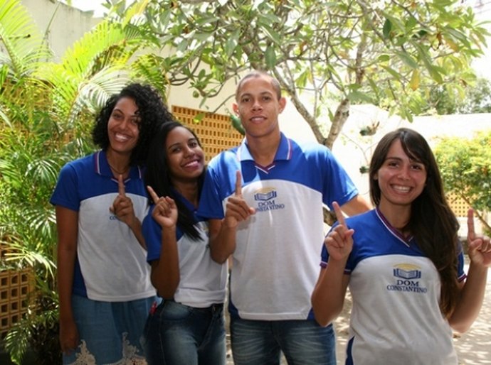 Estudantes comemoram 1º lugares nas universidades após Enem