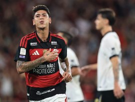 Flamengo supera Atlético-MG em fim eletrizante e mantém liderança do Brasileirão