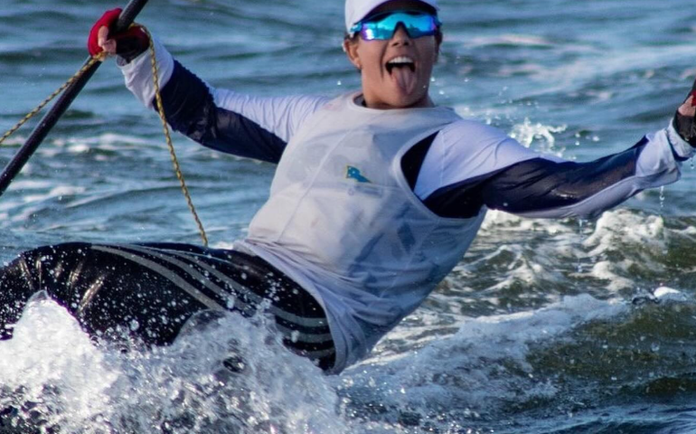 Gabriela Kidd sobe para 10° na categoria dinghy da vela após bom rendimento em Marselha