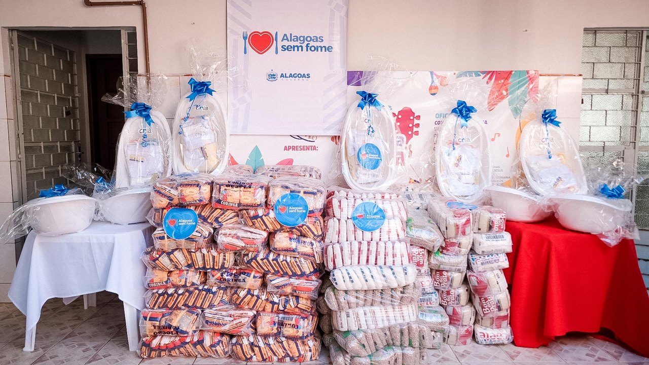 Alagoas Sem Fome doa 1 tonelada de alimentos à instituição que atua nas grotas de Maceió