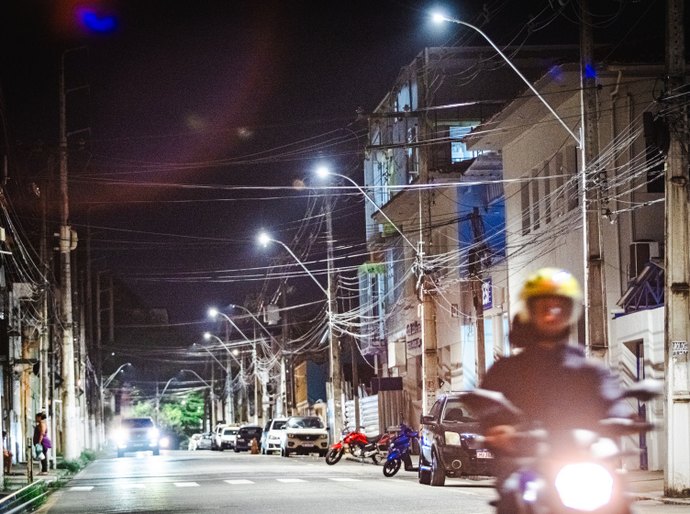 Ilumina retoma projeto Centro 100% LED com obras noturnas e instalação de novas luminárias