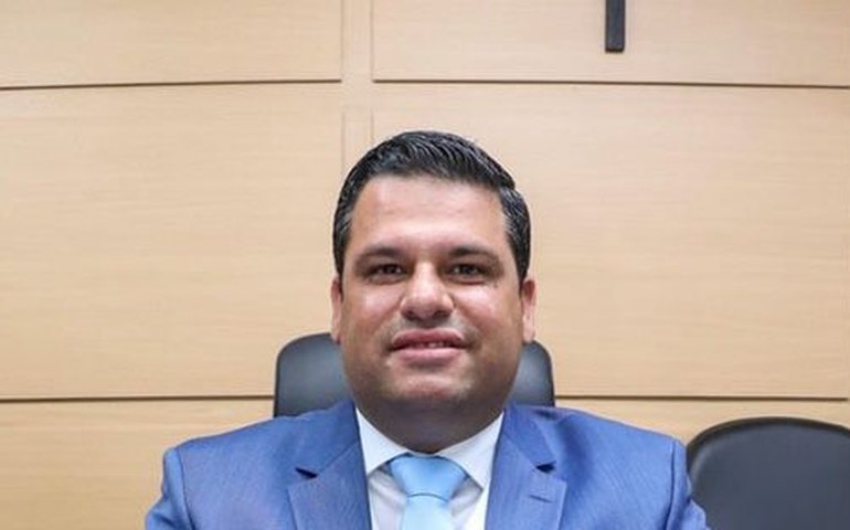 Nova decisão da Justiça enfraquece grupo de Thiago ML na Câmara