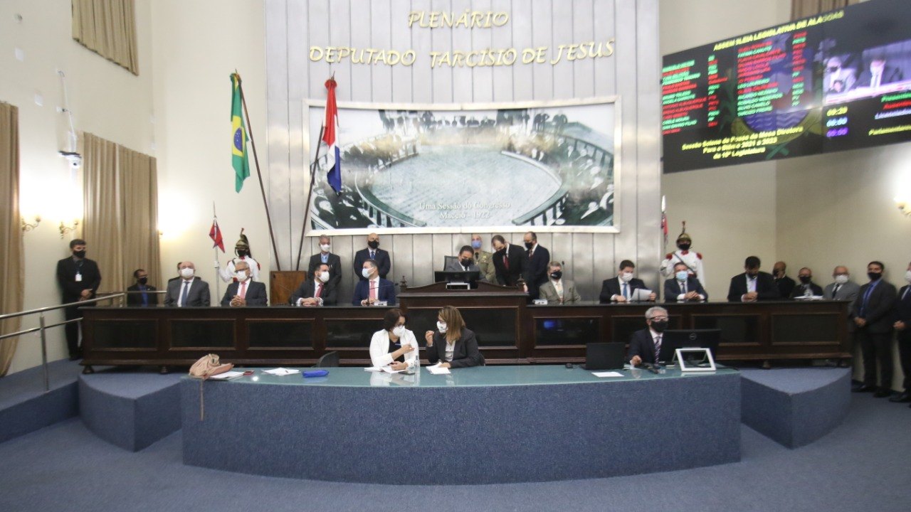 Mesa Diretora da Assembleia para o segundo biênio toma posse em sessão solene