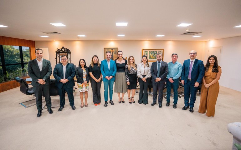 Em visita ao governador, diretores da Coca-Cola anunciam investimento de R$ 100 milhões em Alagoas