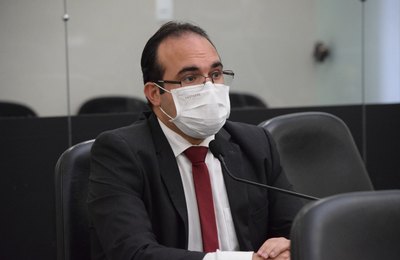 Davi Maia quer convocar secretária que cobrou de professores participação dos alunos em aulas on-line