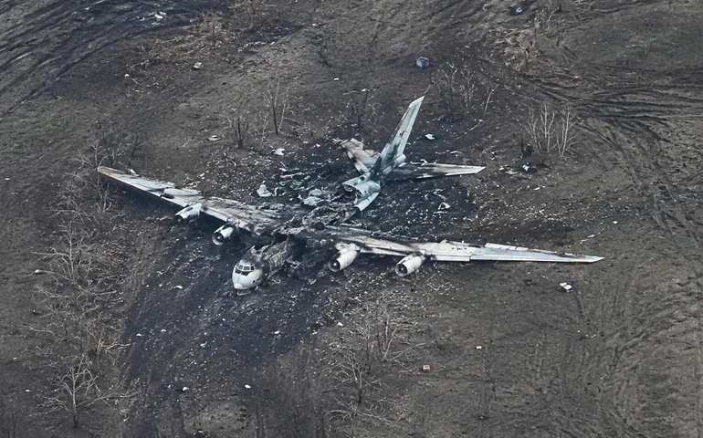 Bombardeiros ucranianos são abatidos por drones russos na área do agrupamento Tsentr