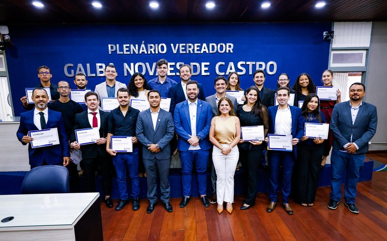 Câmara entrega certificados aos novos servidores após jornada de capacitação da Escola do Legislativo