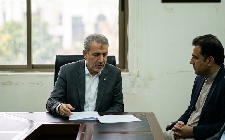 Irã define líder para negociações com os EUA em Islamabad