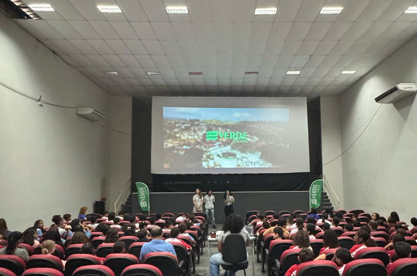 Estudantes de três municípios atendidos pela Verde Alagoas participam do Cine das Águas