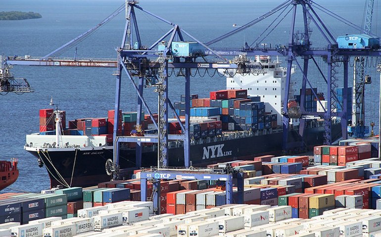 Brasil tem superávit de US$ 2,164 bilhões em janeiro
