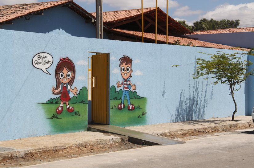 Arapiraca: Moradores das Batingas recebem escola toda revitalizada