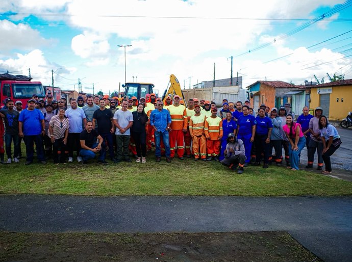 Prefeitura de Marechal recolhe mais de 24 toneladas de resíduos durante mutirão de limpeza no Conjunto Gislene Matheus