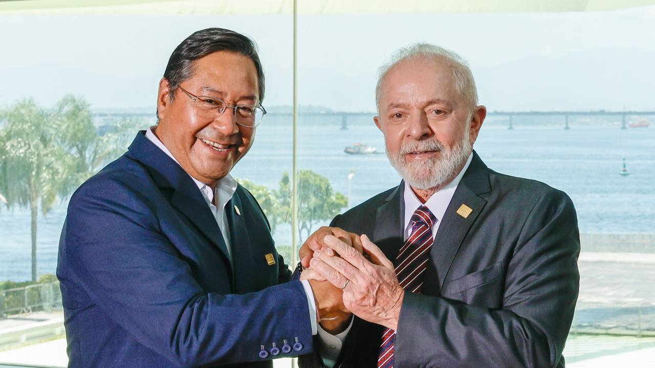 Em viagem à Bolívia, Lula comemora entrada do país no Mercosul