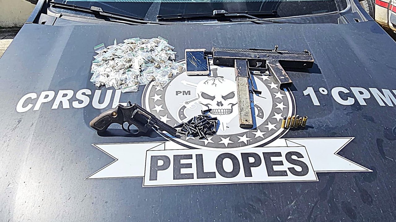 Polícia Militar apreende uma submetralhadora na cidade de Roteiro