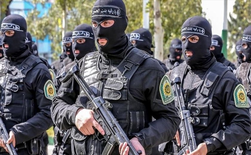 Polícia iraniana prende 35 pessoas em reunião 'satanista'