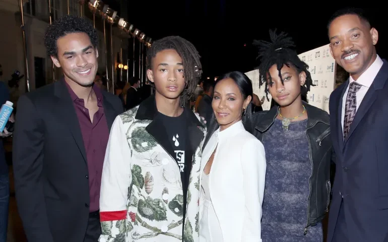 Jaden Smith revela que a mãe introduziu psicodélicos à família em evento nos EUA