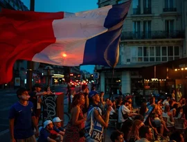 Eliminação da França na Copa provoca tumultos e 141 prisões em Paris