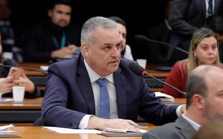 Alfredo Gaspar diz a blogueiro que não será candidato à prefeitura de Maceió