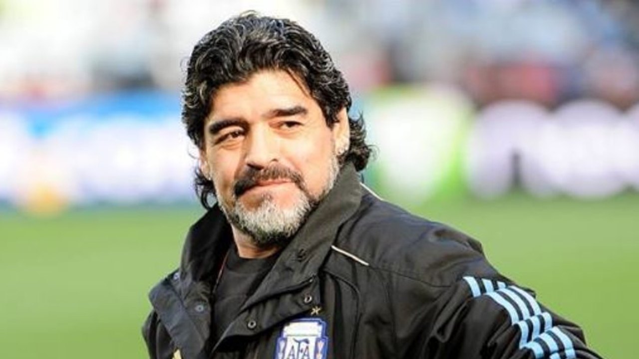 Polêmicas e escândalos marcam os quatro meses da morte de Diego Maradona