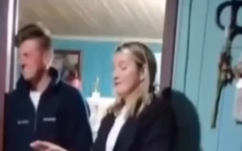 Juiz nega exclusão do vídeo de 'chá revelação' em que mulher denuncia traição do marido