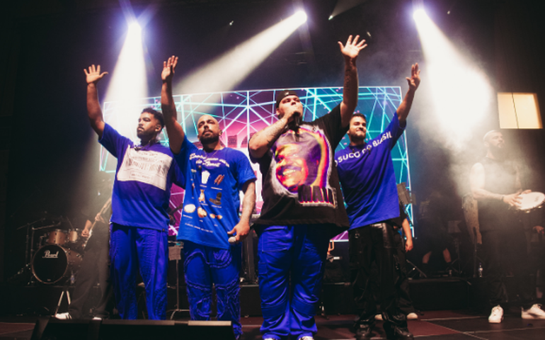 Com todos os shows esgotados Menos é Mais encerra turnê na Europa