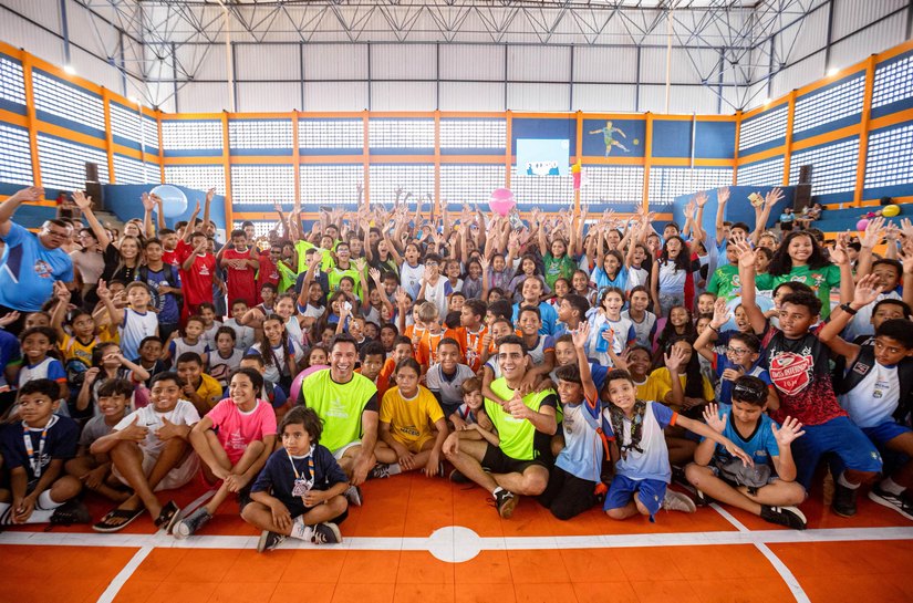 JHC e Rodrigo Cunha entregam Ginásio Tenente Madalena totalmente reformado