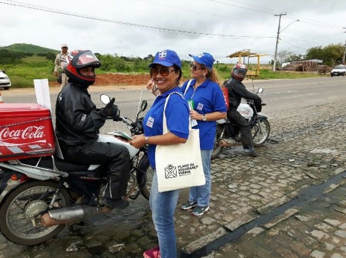 Blitz do DER conscientiza condutores em Girau do Ponciano e Lagoa da Canoa