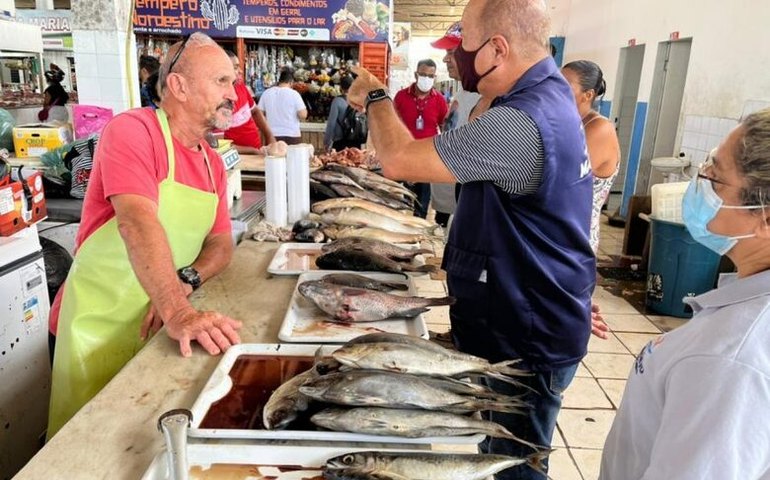 Diálogo aproxima gestão municipal de permissionários das feiras e mercados de Maceió