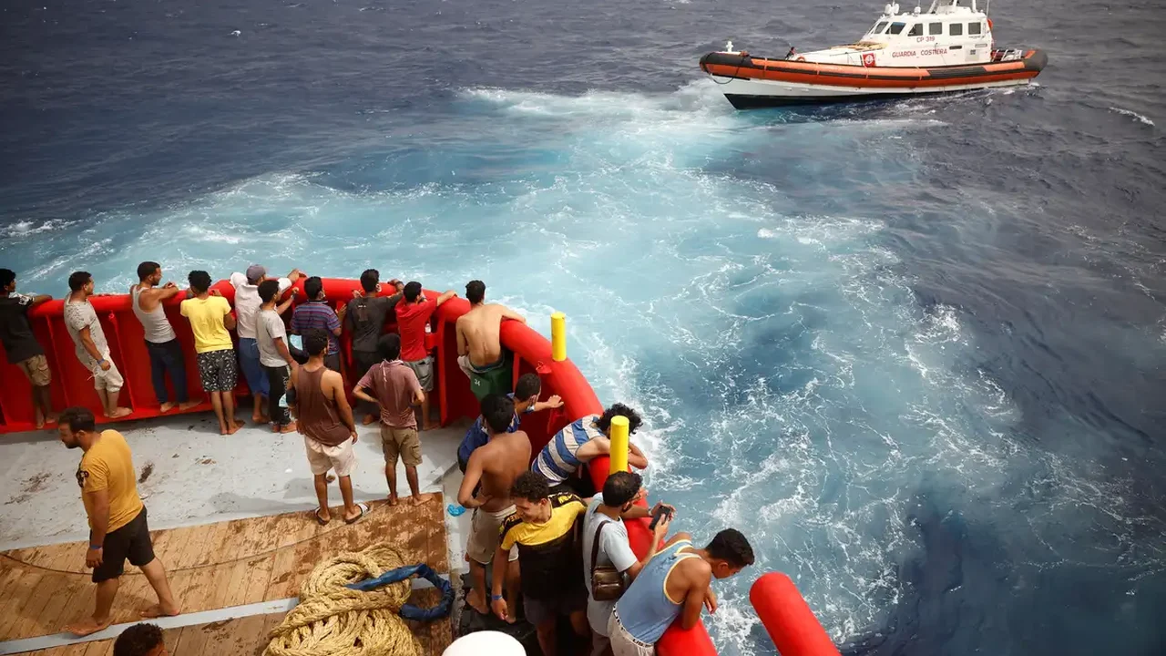Naufrágio de dois barcos com turistas deixa 10 mortos e 70 feridos na China