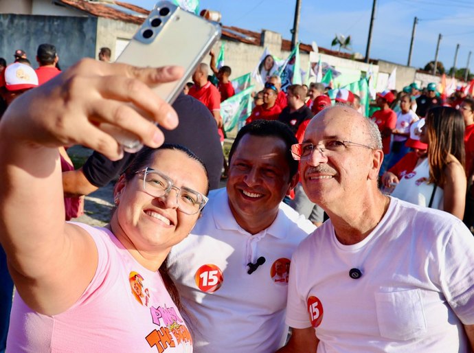 Ronaldo Lopes tem apoio de lideranças políticas de peso nacional e adesão em massa do povo de Penedo