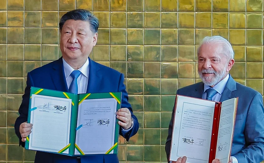 Brasil e China assinam 37 acordos de cooperação em visita de Xi Jinping ao Brasil